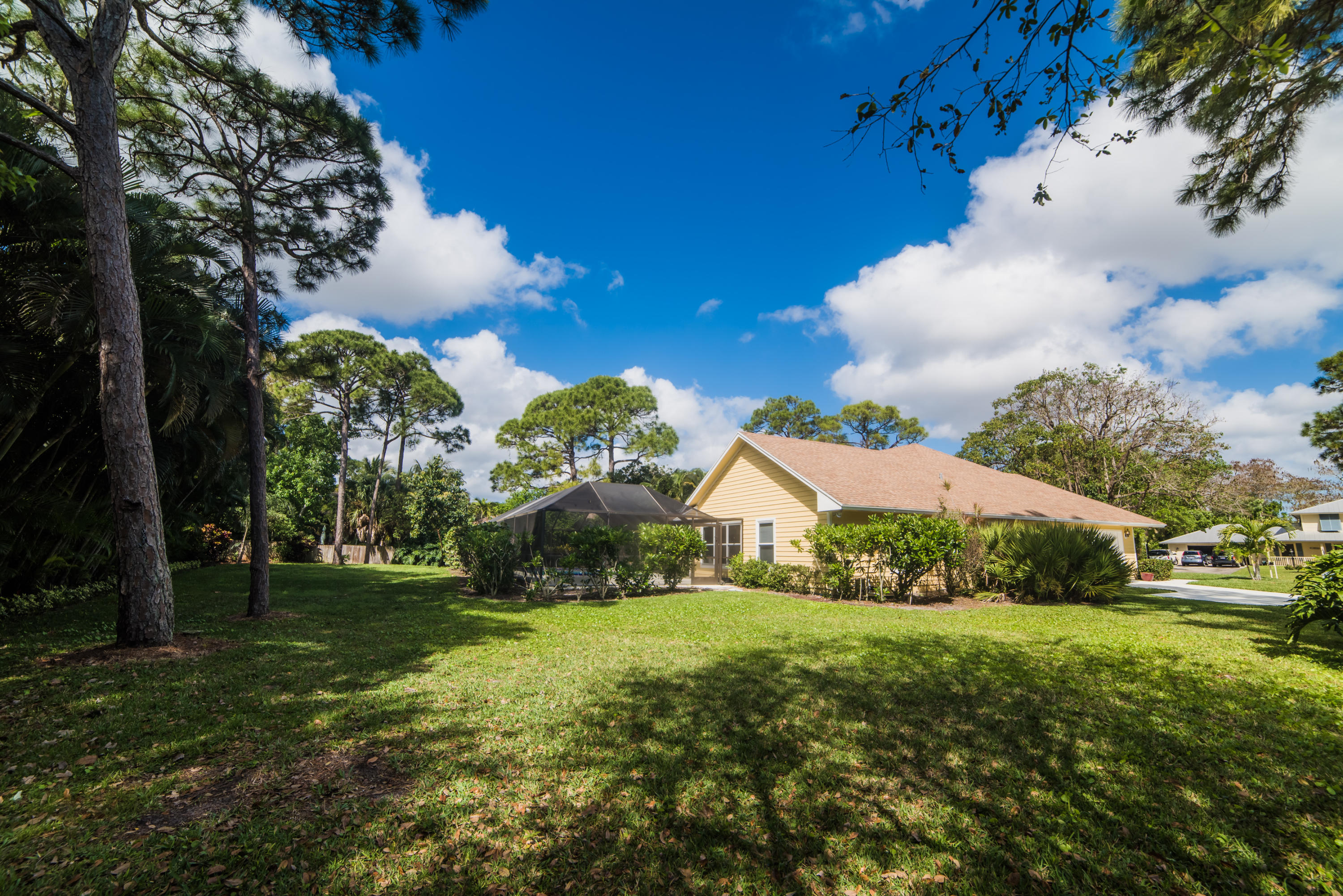 6230 Wood Lake Road Jupiter, FL 33458 - Photo 14 of 44 Large Back Yard.jpg