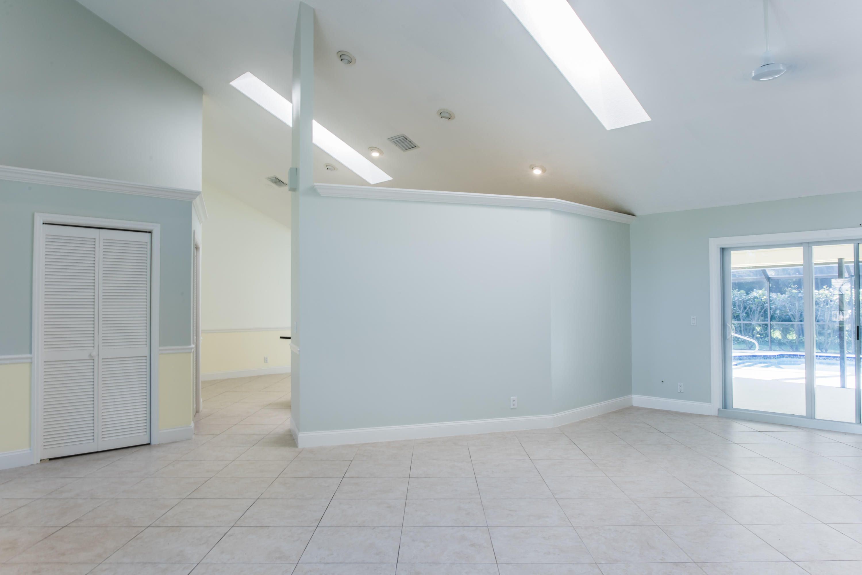 6230 Wood Lake Road Jupiter, FL 33458 - Photo 15 of 44 Living Room.jpg