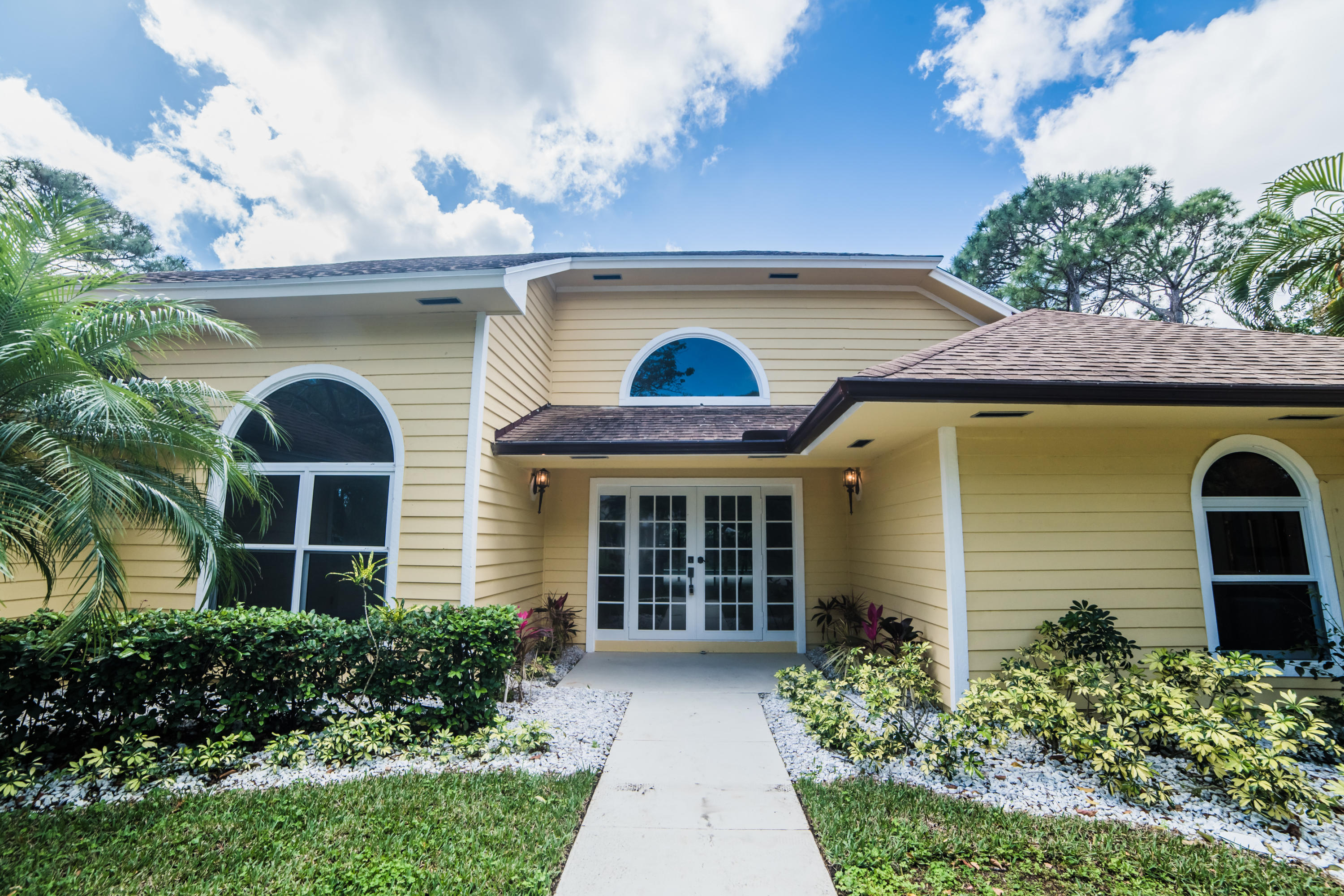 6230 Wood Lake Road Jupiter, FL 33458 - Photo 2 of 44 Exterior Front.jpg