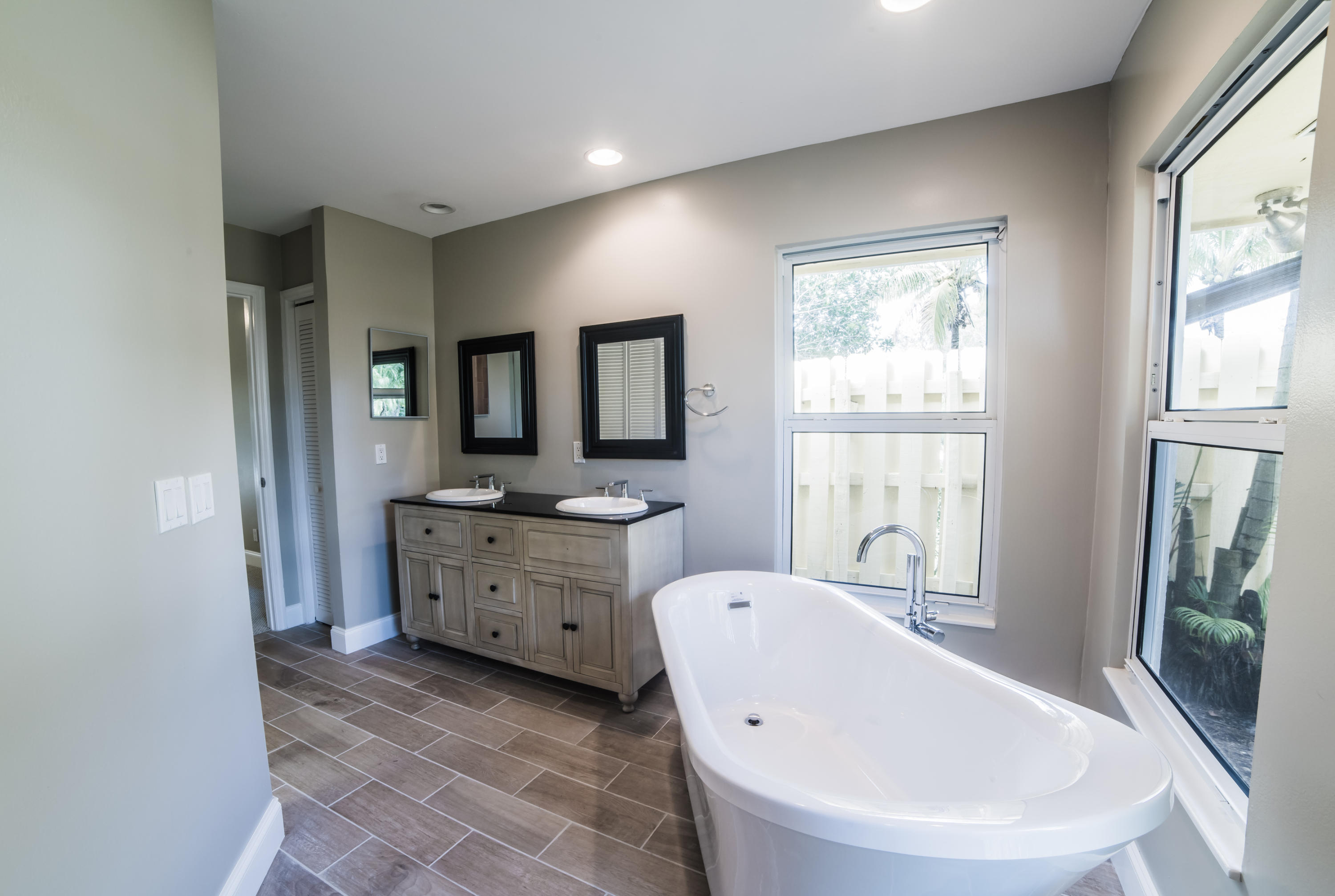 6230 Wood Lake Road Jupiter, FL 33458 - Photo 21 of 44 Master Bath3.jpg