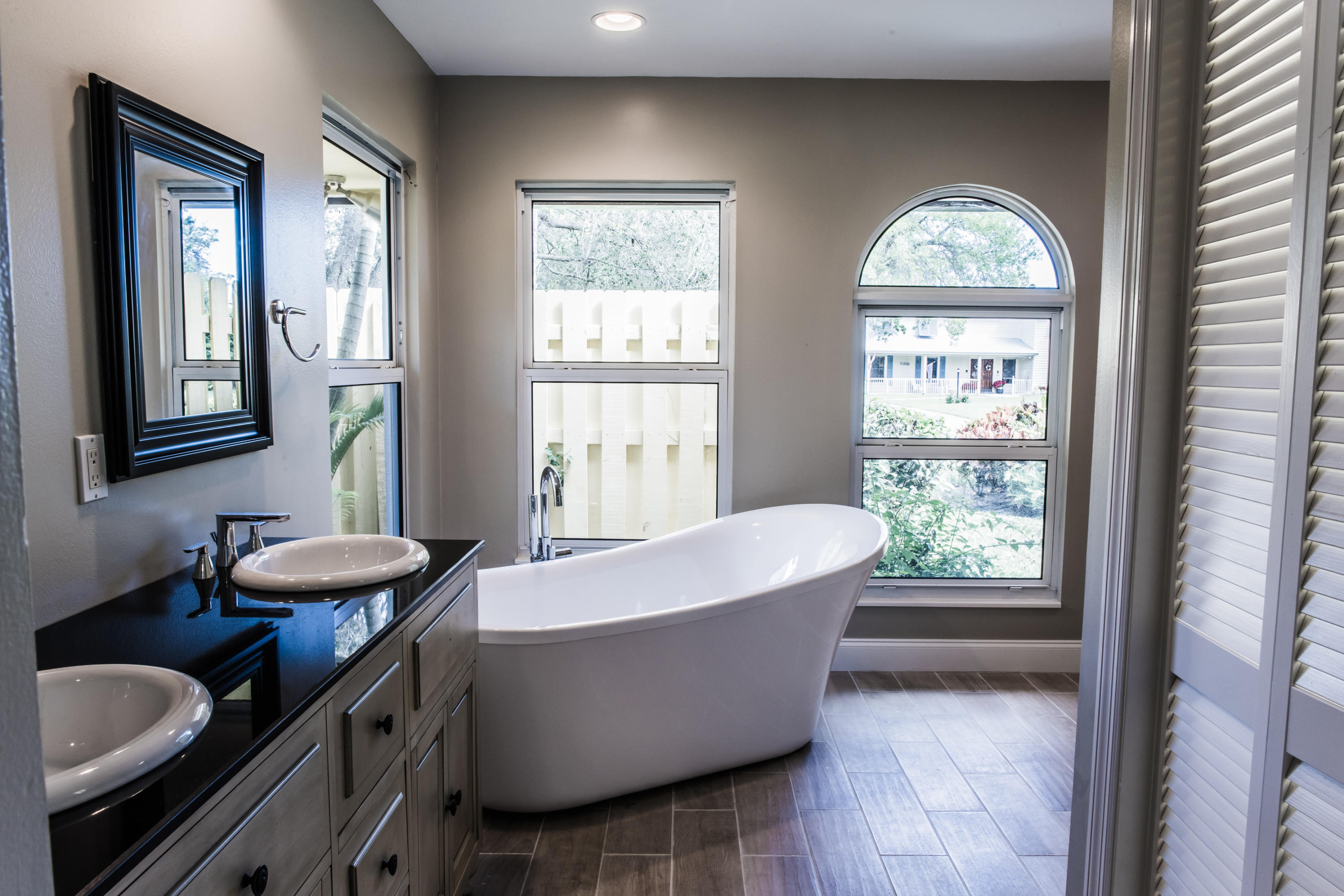 6230 Wood Lake Road Jupiter, FL 33458 - Photo 22 of 44 Master Bath5.jpg