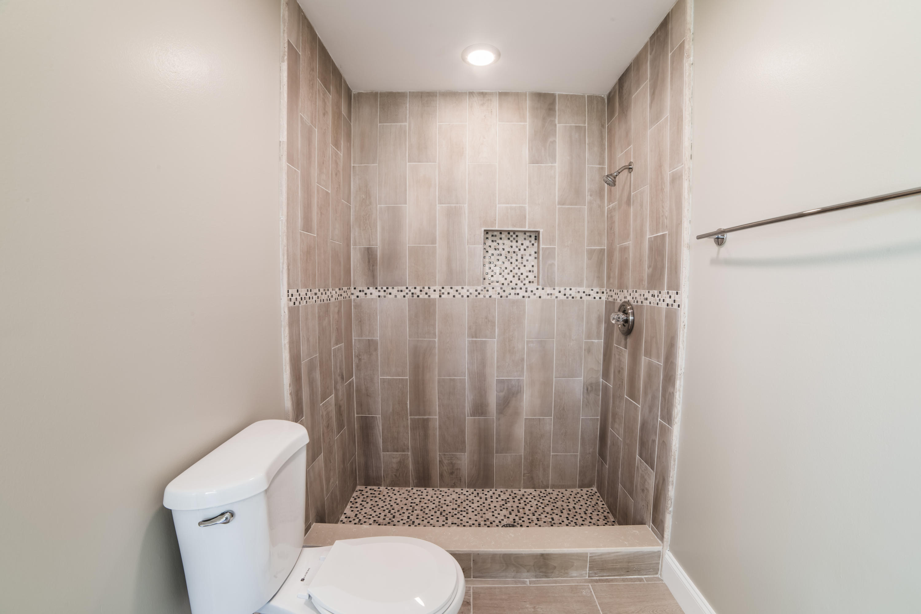 6230 Wood Lake Road Jupiter, FL 33458 - Photo 23 of 44 Master Shower.jpg