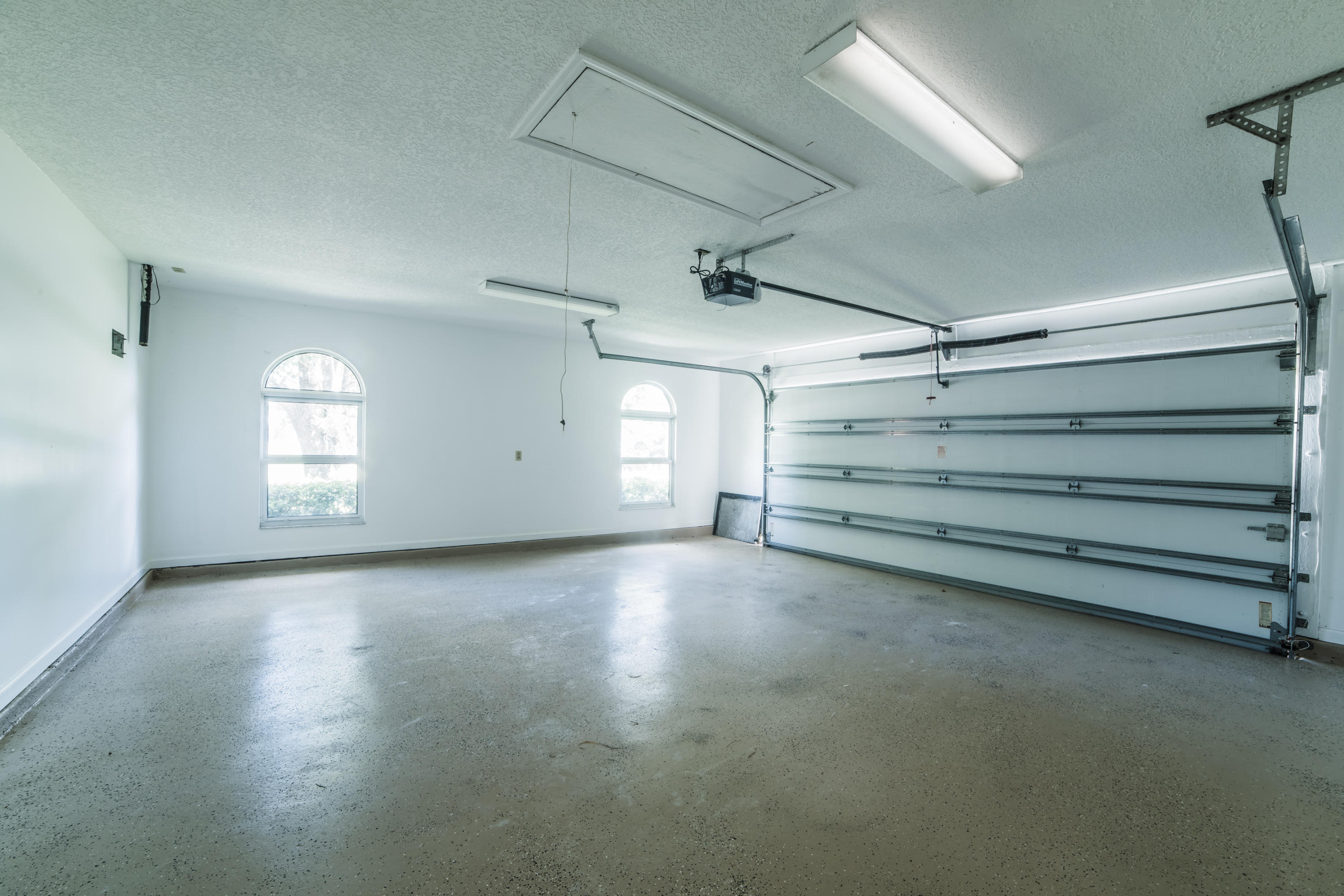 6230 Wood Lake Road Jupiter, FL 33458 - Photo 30 of 44 Oversized Garage.jpg