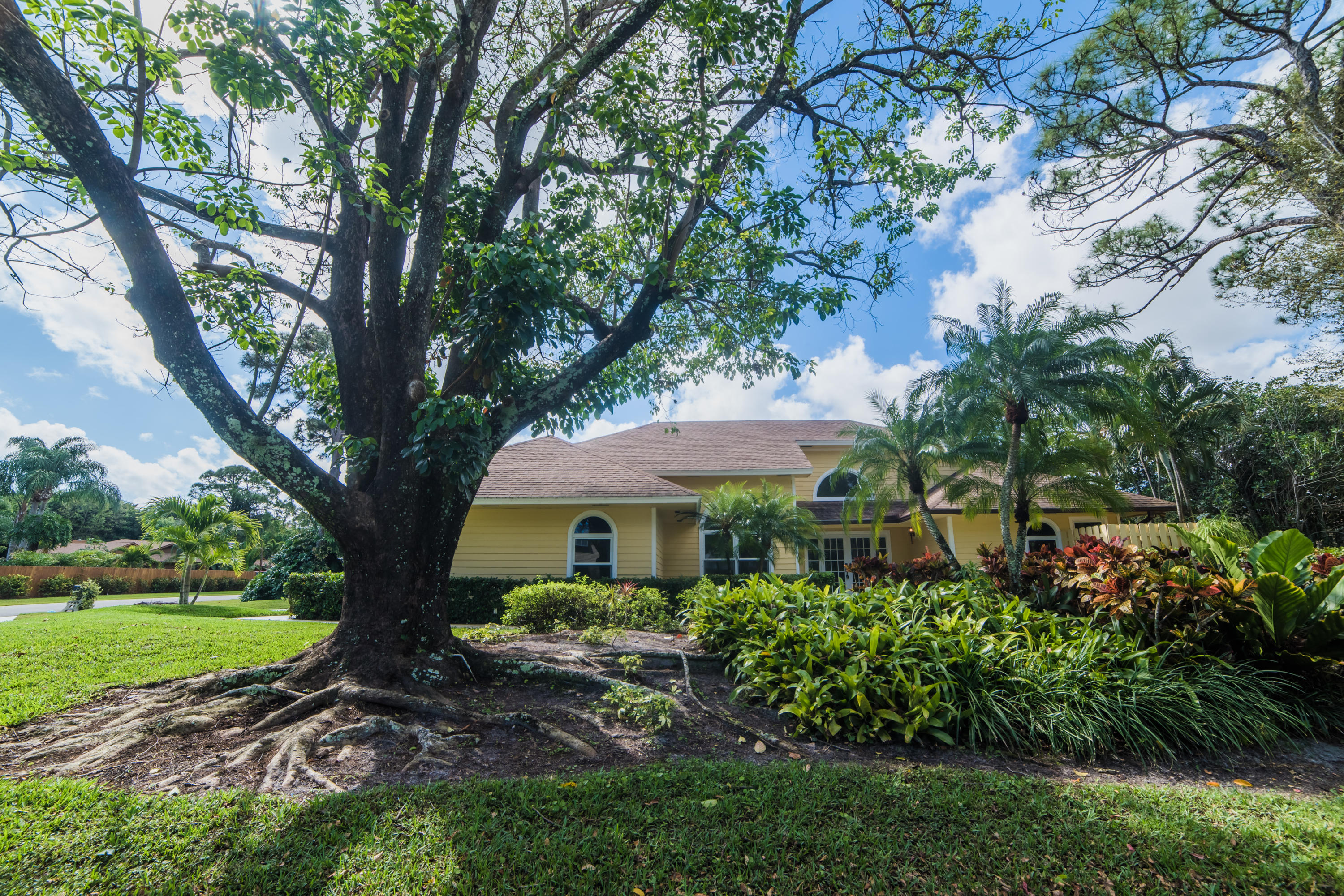 6230 Wood Lake Road Jupiter, FL 33458 - Photo 33 of 44 Front of House.jpg