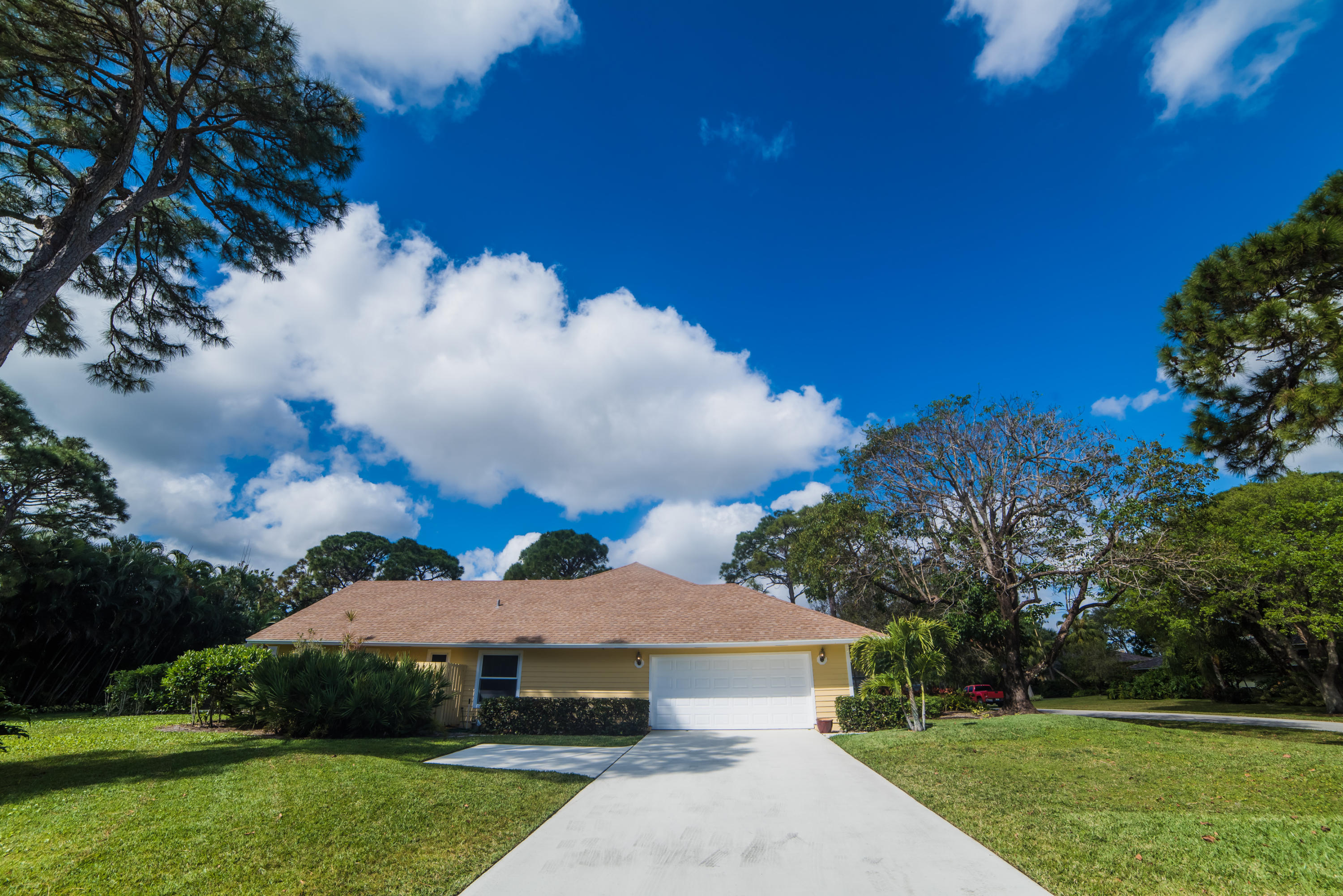 6230 Wood Lake Road Jupiter, FL 33458 - Photo 40 of 44 Garage Entry.jpg