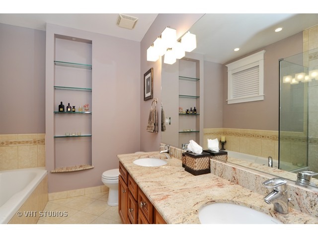 2428 West Thomas Street, Unit 2 Chicago, IL 60622 - Photo 7 of 10