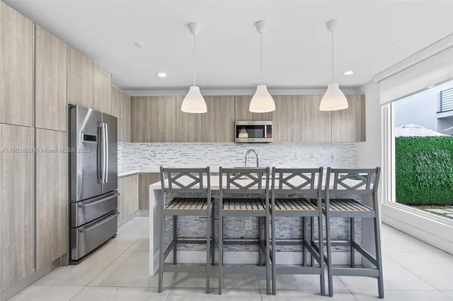 $6,500 | 10330 Northwest 68th Street, Doral, FL 33178