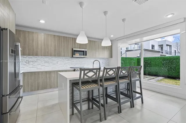 $6,500 | 10330 Northwest 68th Street, Doral, FL 33178