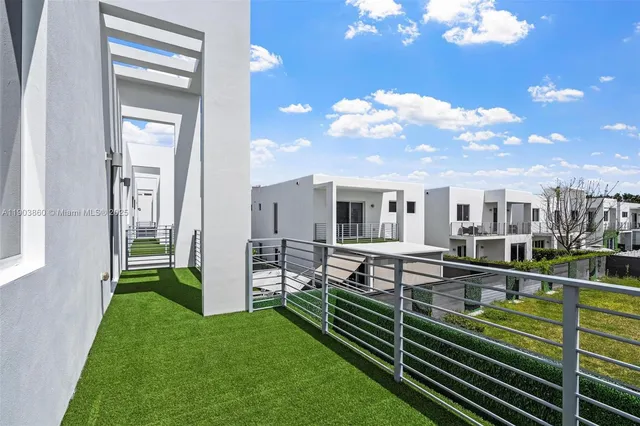 $6,500 | 10330 Northwest 68th Street, Doral, FL 33178