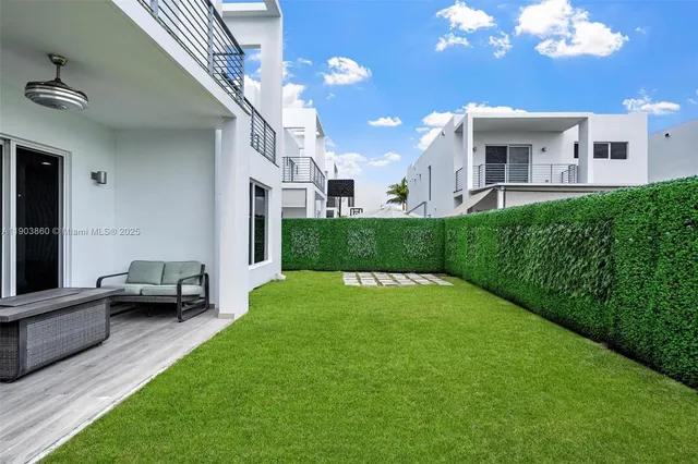 $6,500 | 10330 Northwest 68th Street, Doral, FL 33178