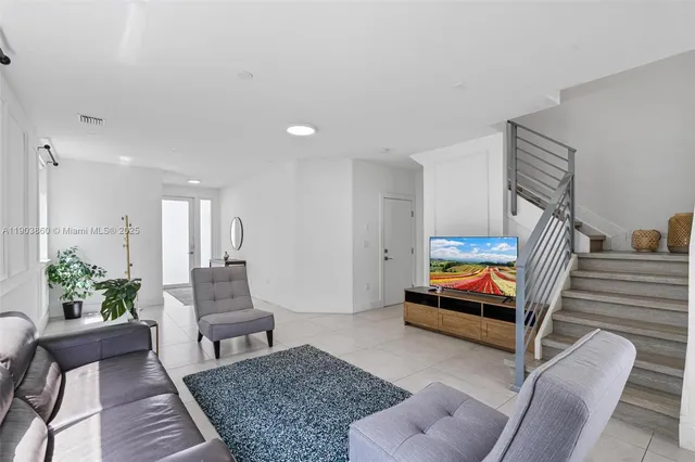 $6,500 | 10330 Northwest 68th Street, Doral, FL 33178