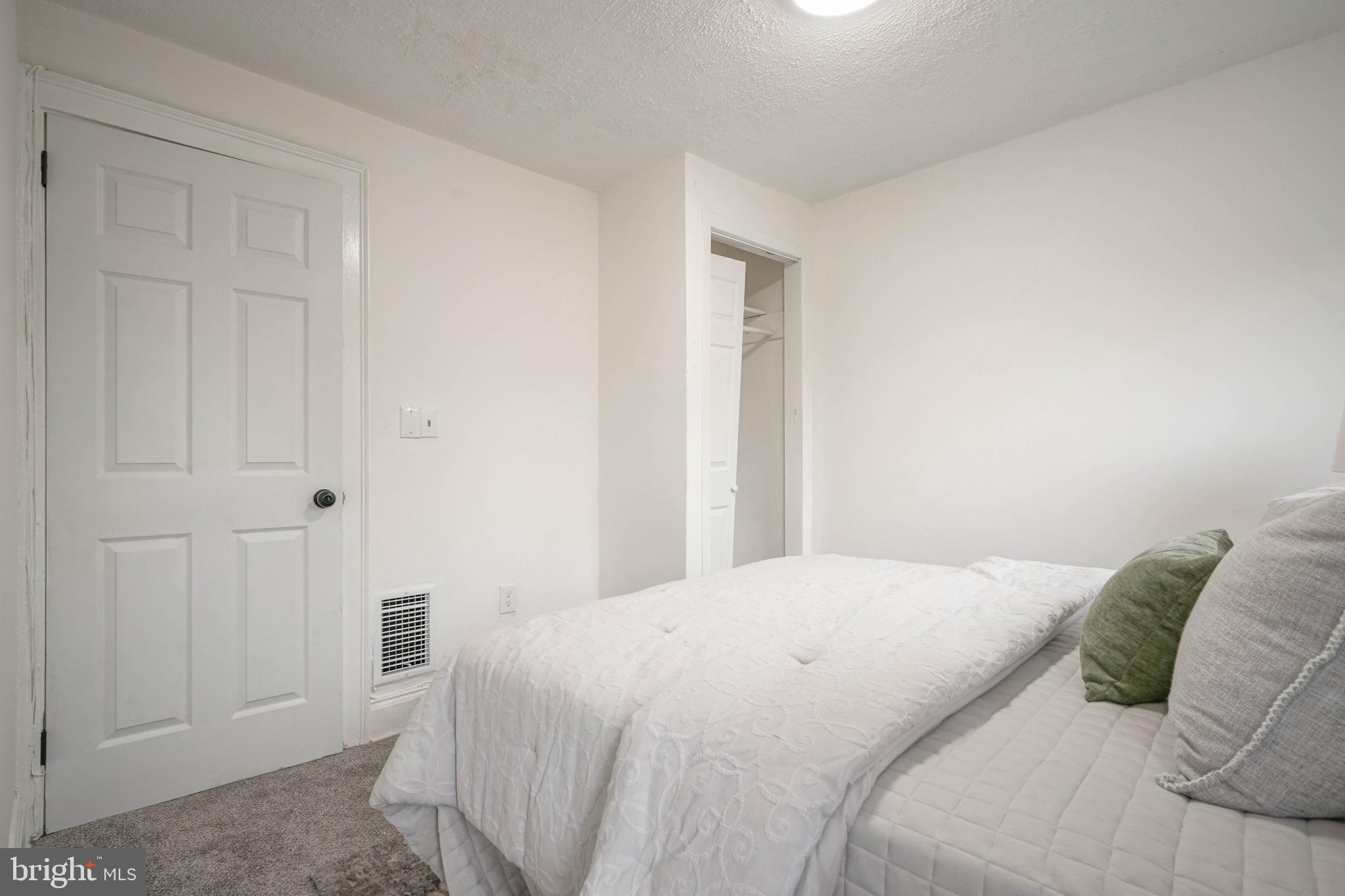 1069 Collings Road Camden, NJ 08104 - Photo 16 of 21