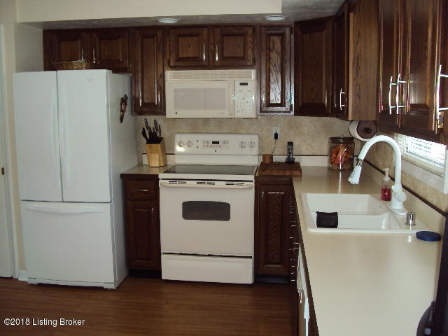 9115 Blowing Tree Road Louisville, KY 40220 - Photo 20 of 81 DSC03955