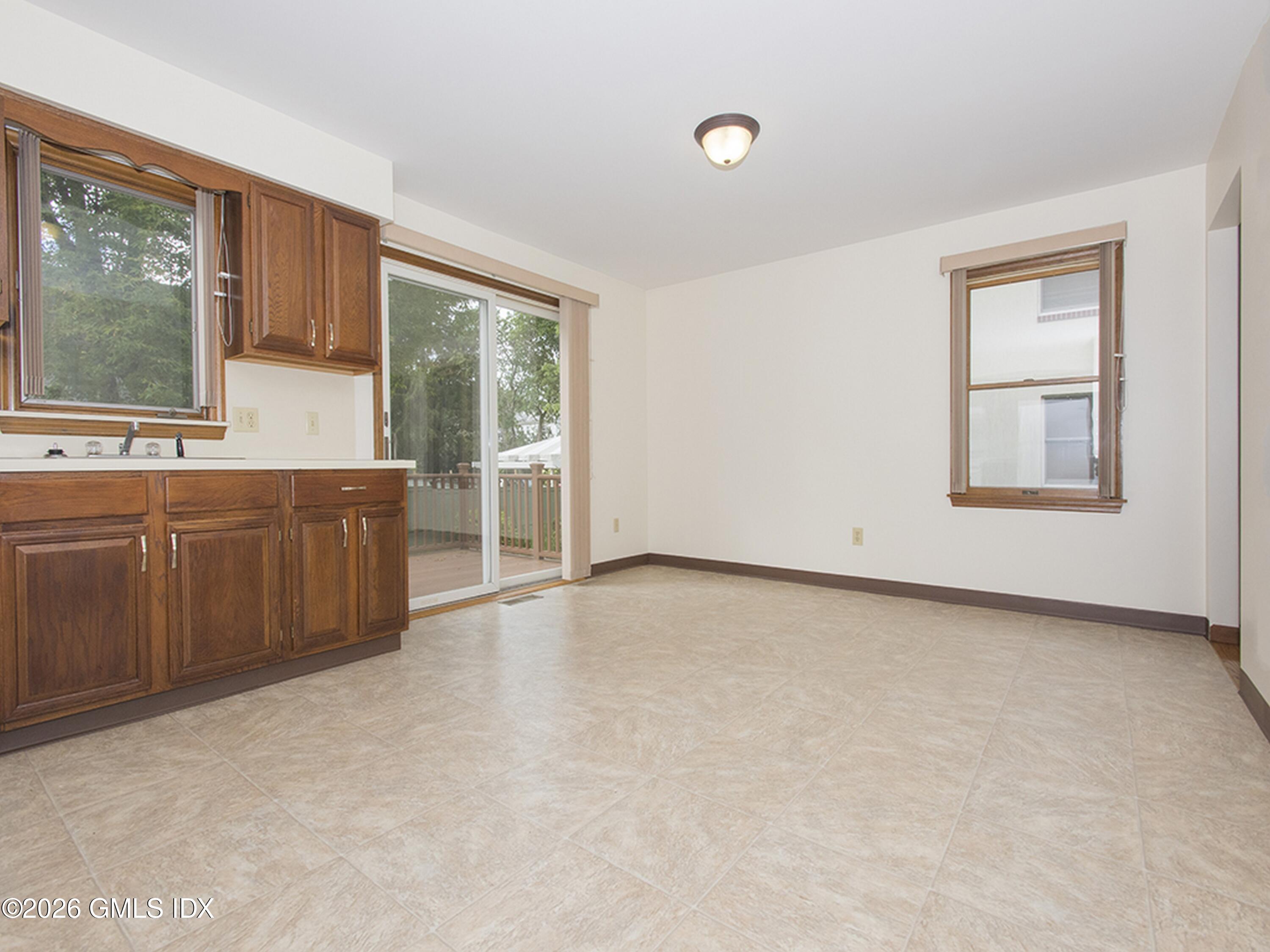108 Monica Road, Unit 4 Greenwich, CT 06831 - Photo 6 of 20 2