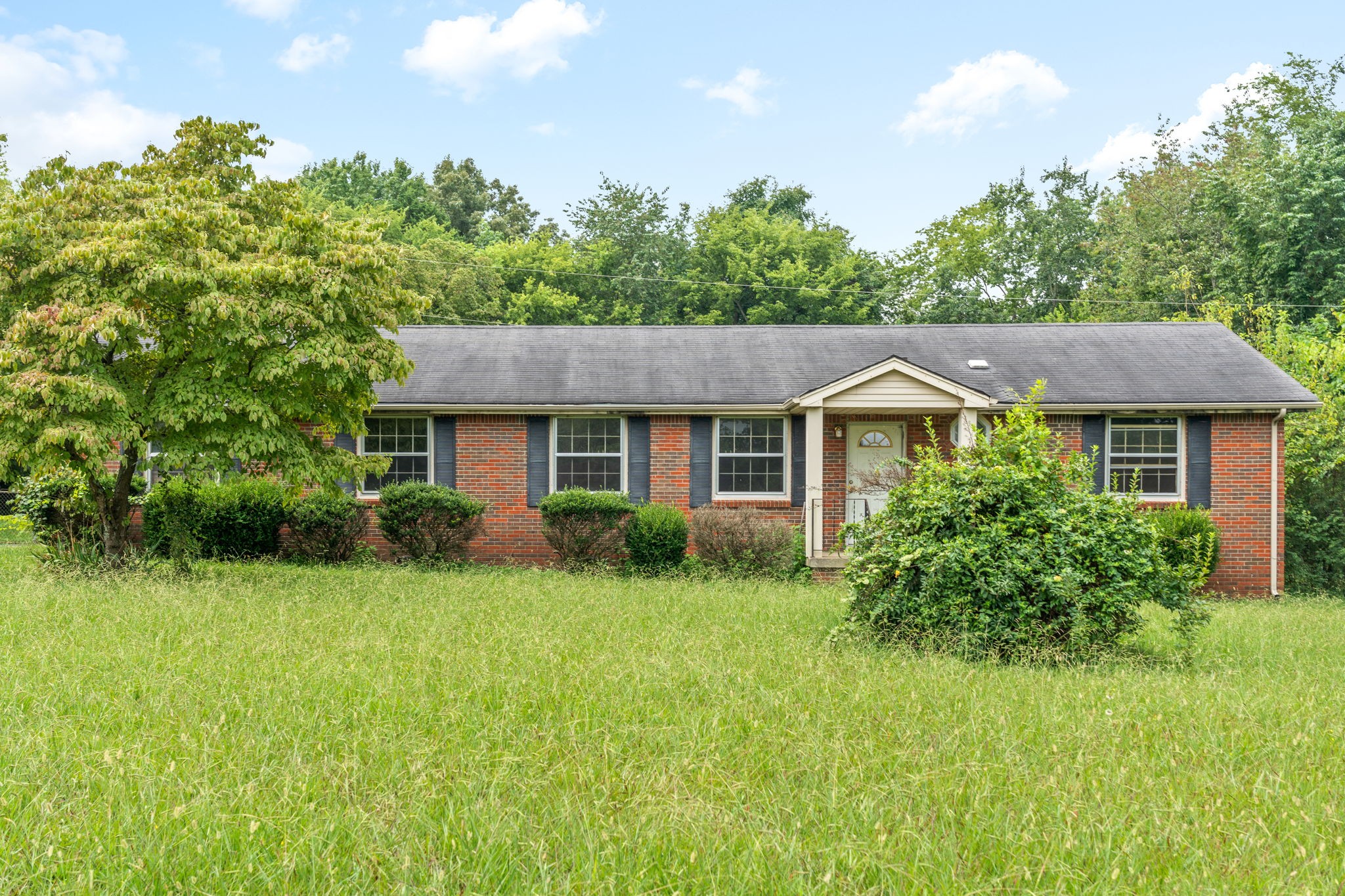 946 Lafayette Road Clarksville, TN 37042 - Photo 1 of 25 Gallery Image 1