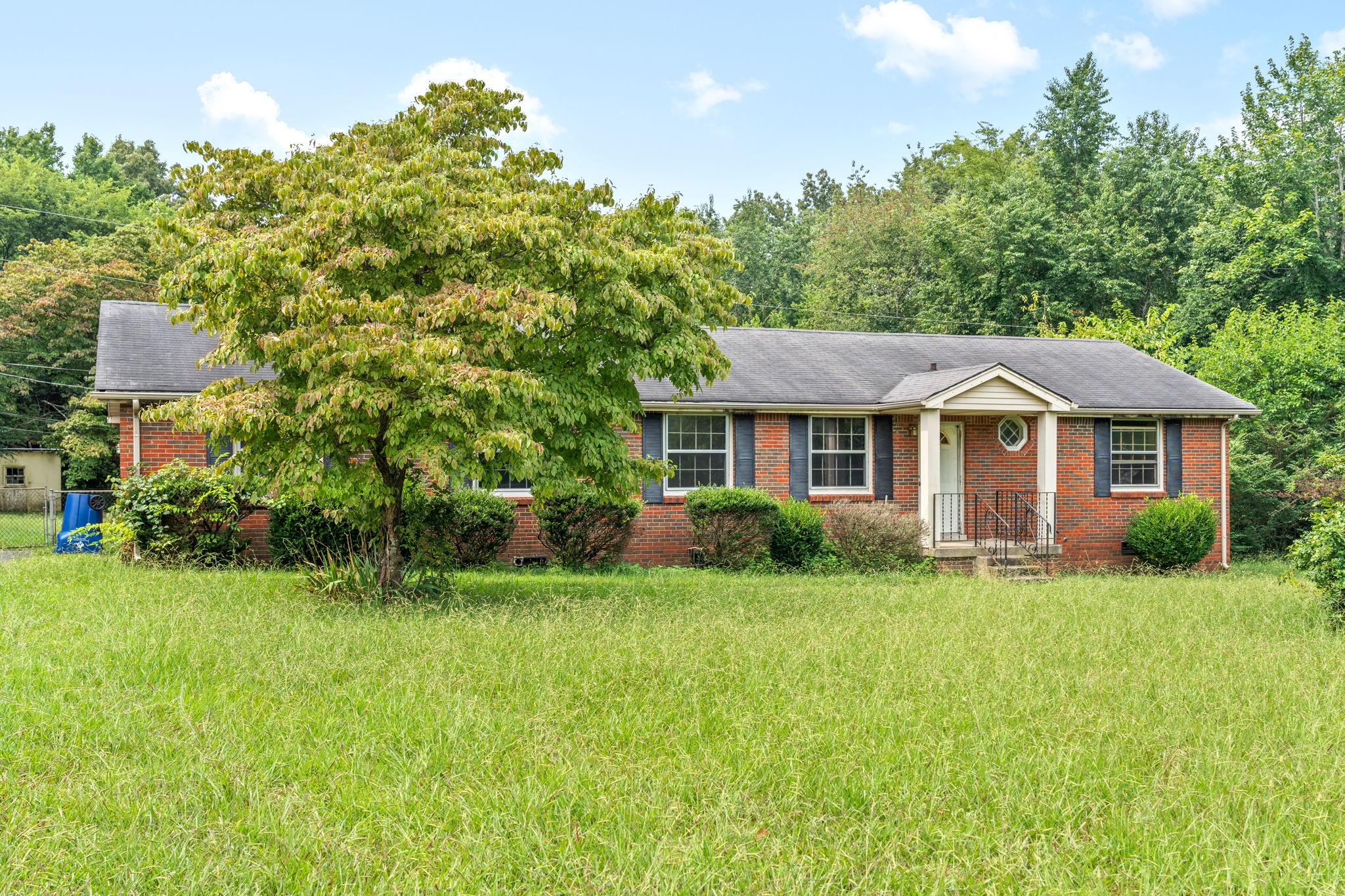 946 Lafayette Road Clarksville, TN 37042 - Photo 2 of 25 Gallery Image 2