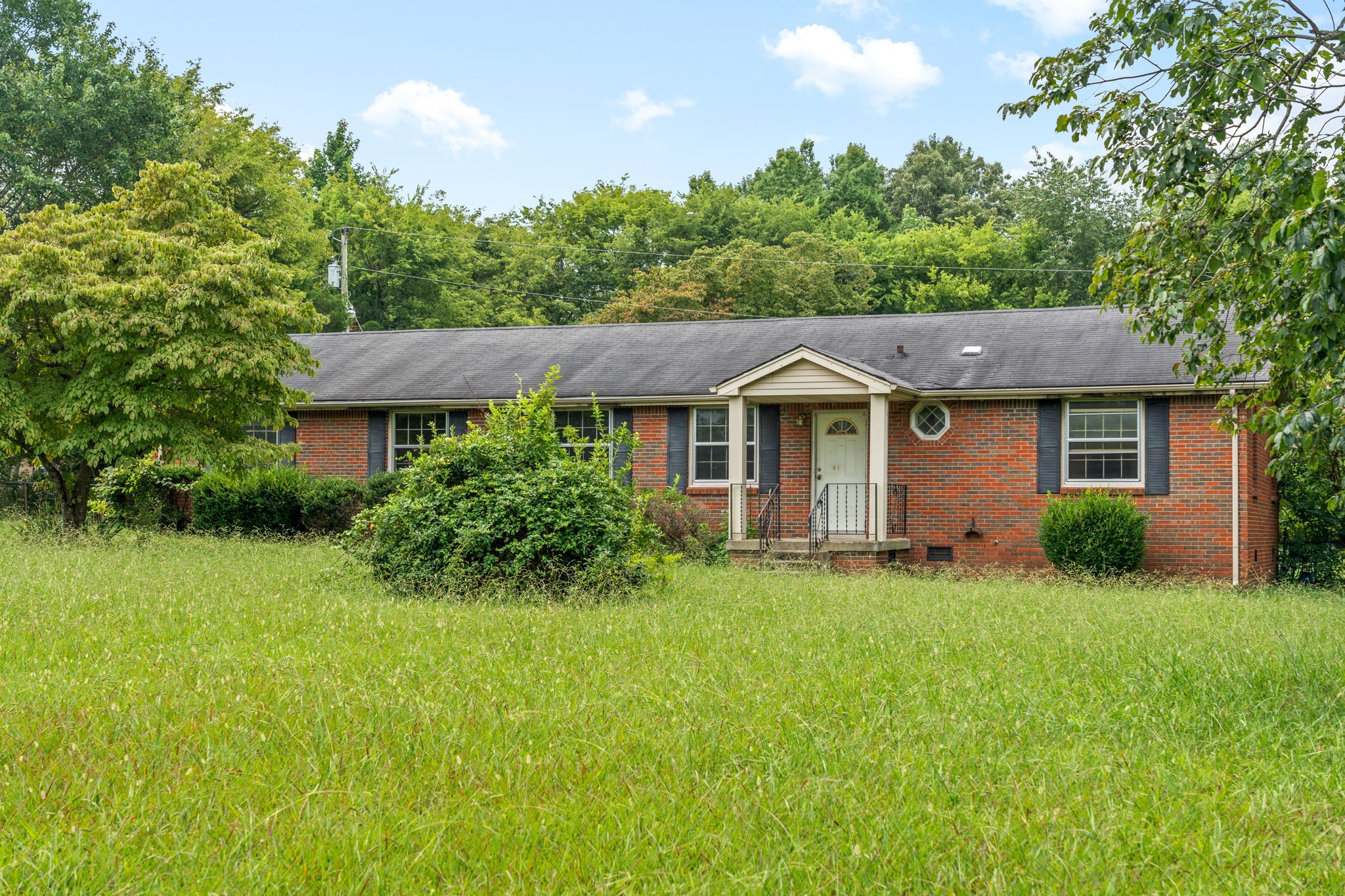 946 Lafayette Road Clarksville, TN 37042 - Photo 3 of 25 Gallery Image 3