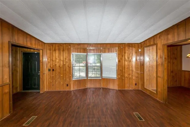 $125,000 | 2017 South Deshon Road, Lithonia, GA 30058