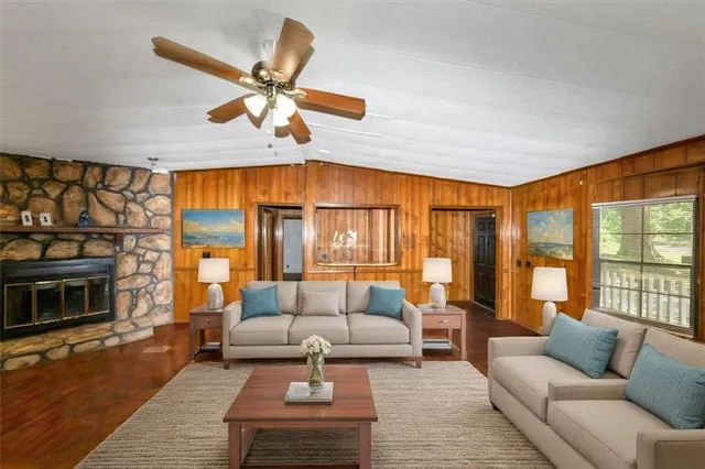 $125,000 | 2017 South Deshon Road, Lithonia, GA 30058