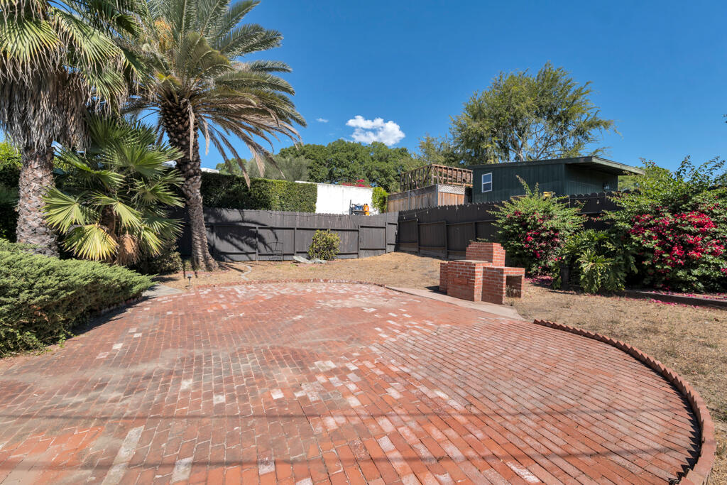 2616 Las Positas Road Santa Barbara, CA 93105 - Photo 52 of 63 2616 Las Positas Rd-HsHProd-54