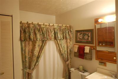 13 Raintree Court Irvine, KY 40336 - Photo 9 of 9 Tastefully updated bathroom.