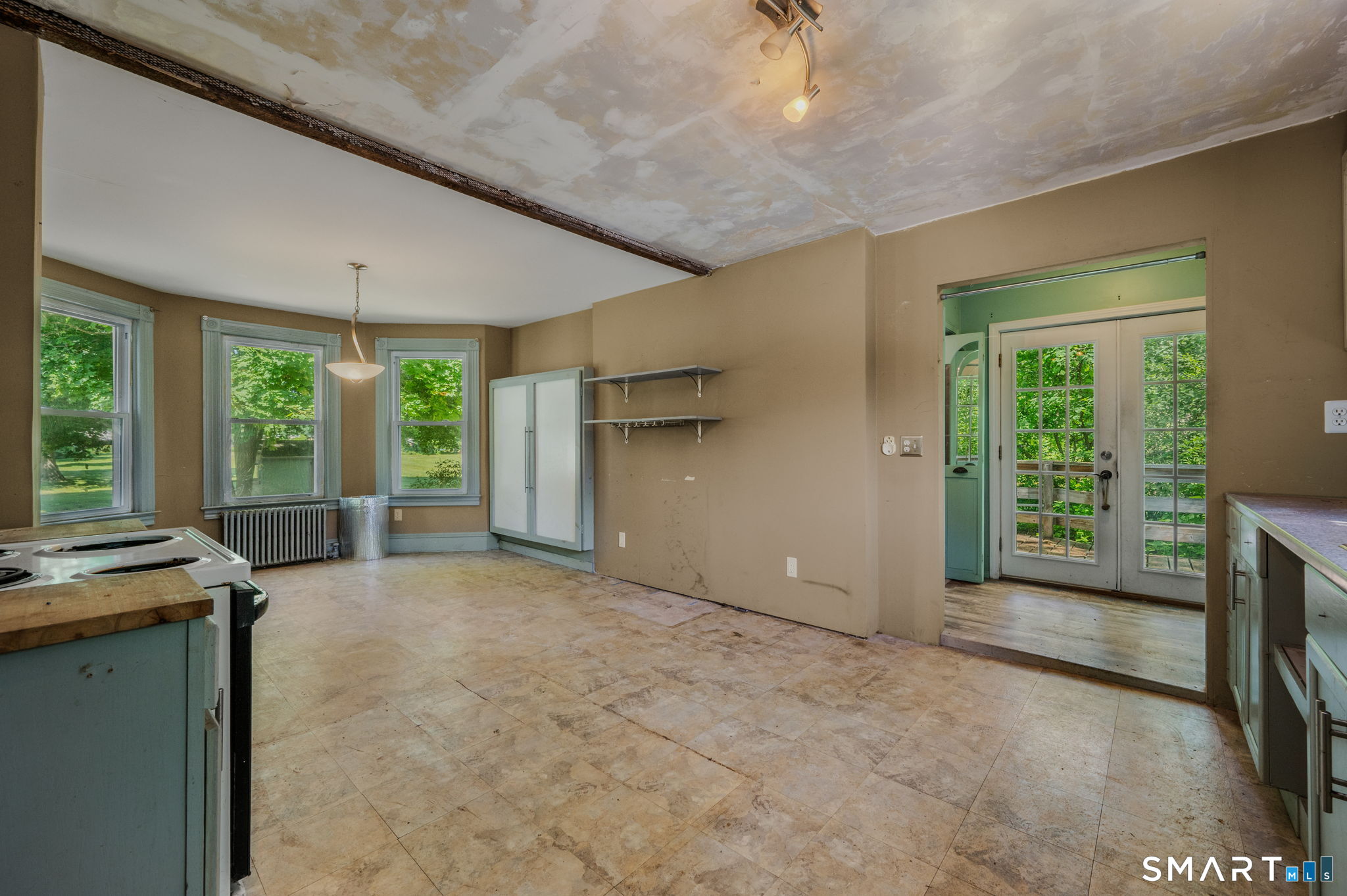 180 N Road Groton, CT 06340 - Photo 11 of 26