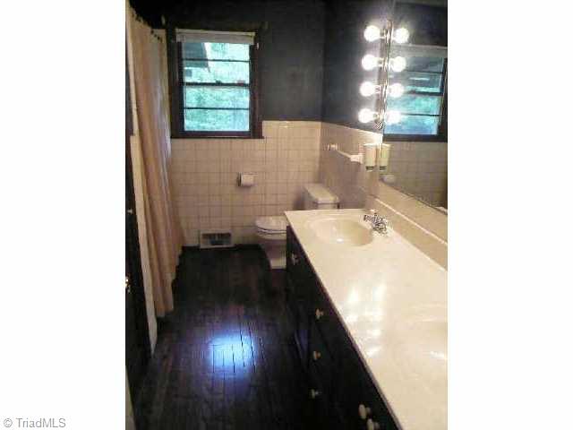 116 Oak Summit Road Winston-Salem, NC 27105 - Photo 6 of 9 Other. Bathroom