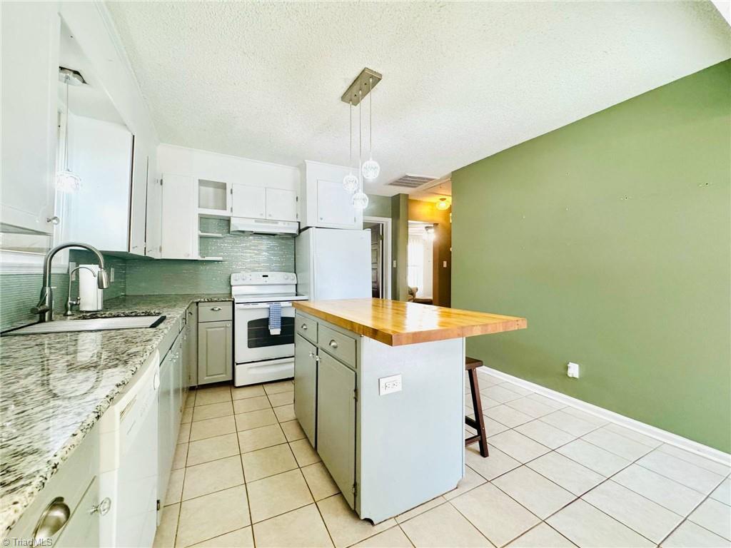2742 Darrow Road Walkertown, NC 27051 - Photo 8 of 28 Gallery Image 8