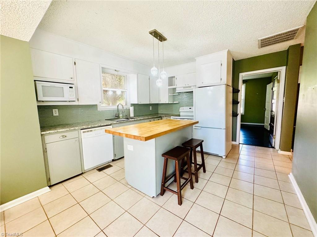 2742 Darrow Road Walkertown, NC 27051 - Photo 10 of 28 Gallery Image 10