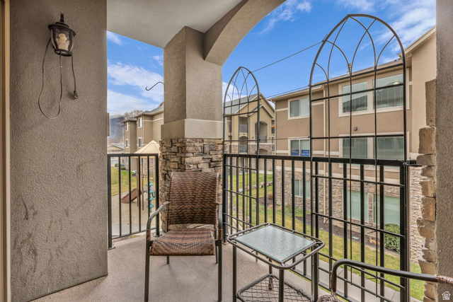 905 South Main Street, Unit G Layton, UT 84041 - Photo 21 of 36 View of balcony