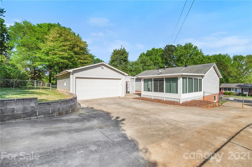 5125 Springview Road Charlotte, NC 28213 - Photo 8 of 20 Gallery Image 8