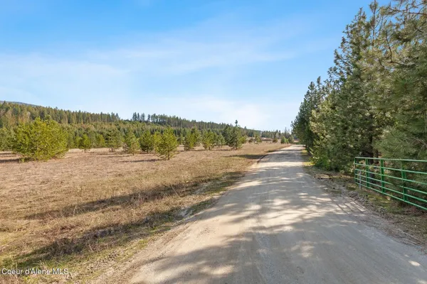 $1,467,500 | 233 James Road, Sagle, ID 83860