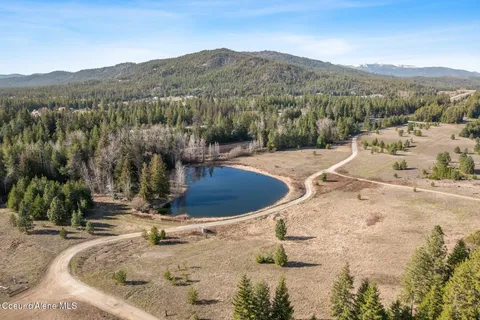 $1,467,500 | 233 James Road, Sagle, ID 83860