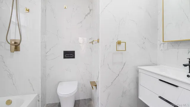 $1,188,000 | 5618 Sylvan Avenue | North Riverdale