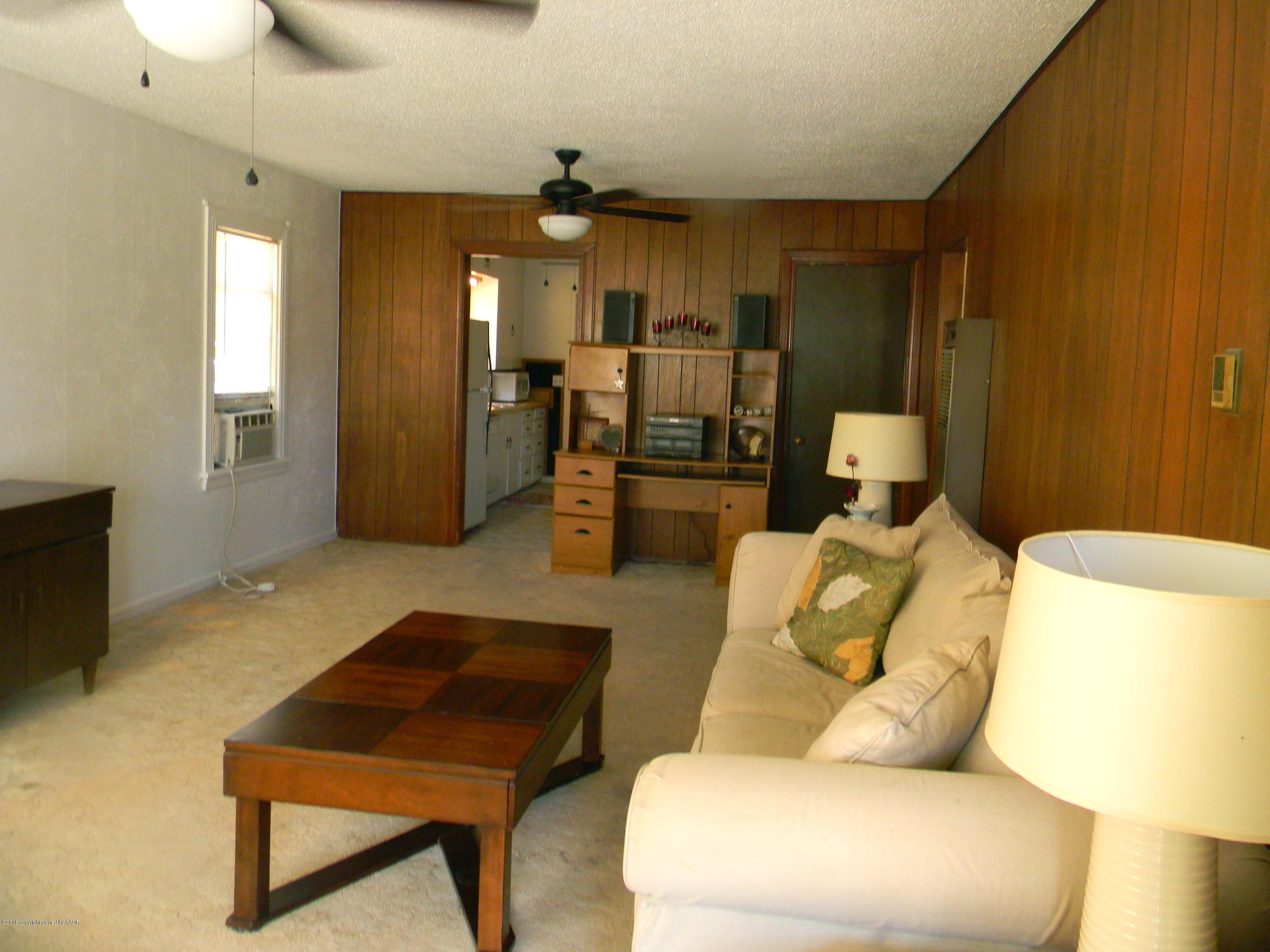 4109 South Jackson Street Amarillo, TX 79110 - Photo 3 of 10 a living room with furniture