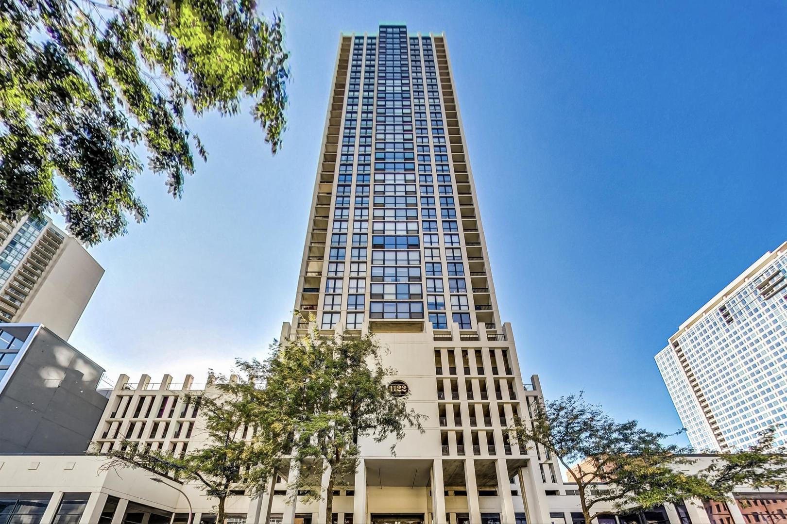 1122 North Clark Street, Unit 3304 Chicago, IL 60610 - Photo 1 of 32 front view of a building