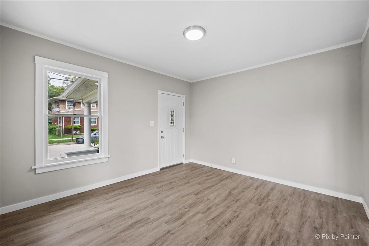 311 Locust Street Elgin, IL 60123 - Photo 10 of 32 Gallery Image 10
