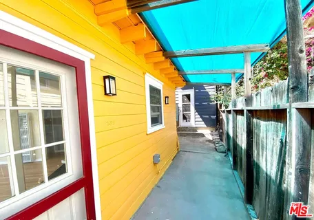 $2,400,000 | Undisclosed Address, Los Angeles, CA 90068