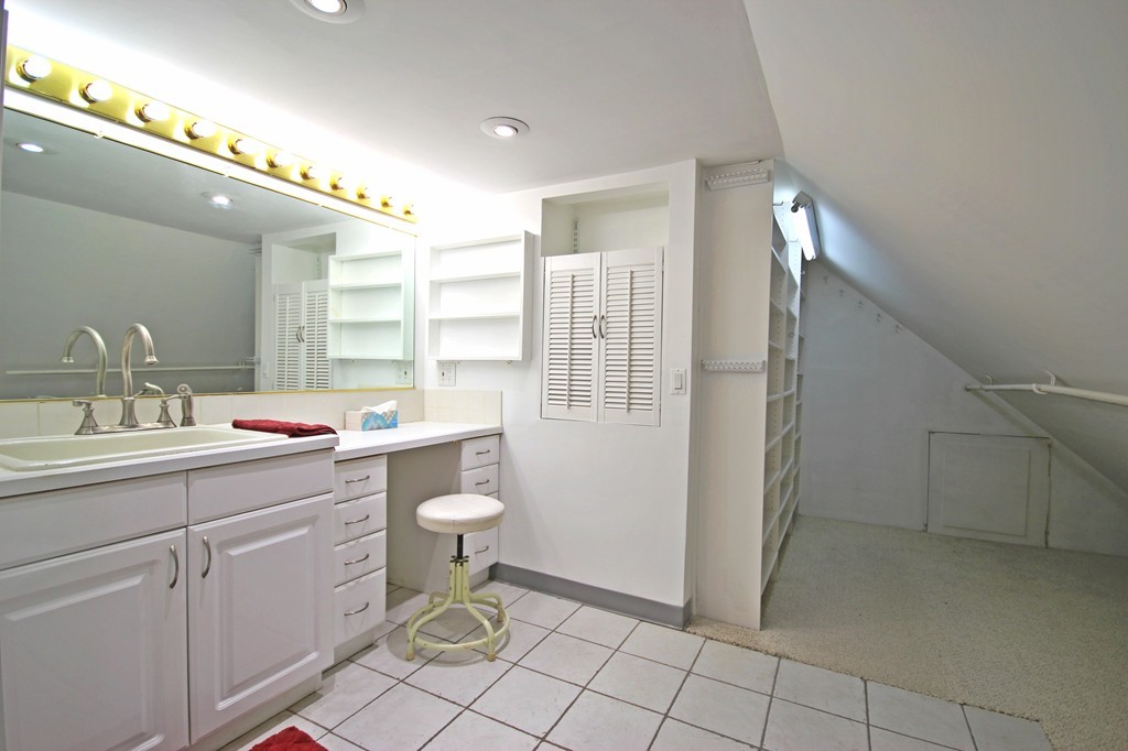 16 Commonwealth Road, Unit 16 Watertown, MA 02472 - Photo 23 of 26 Gallery Image 23
