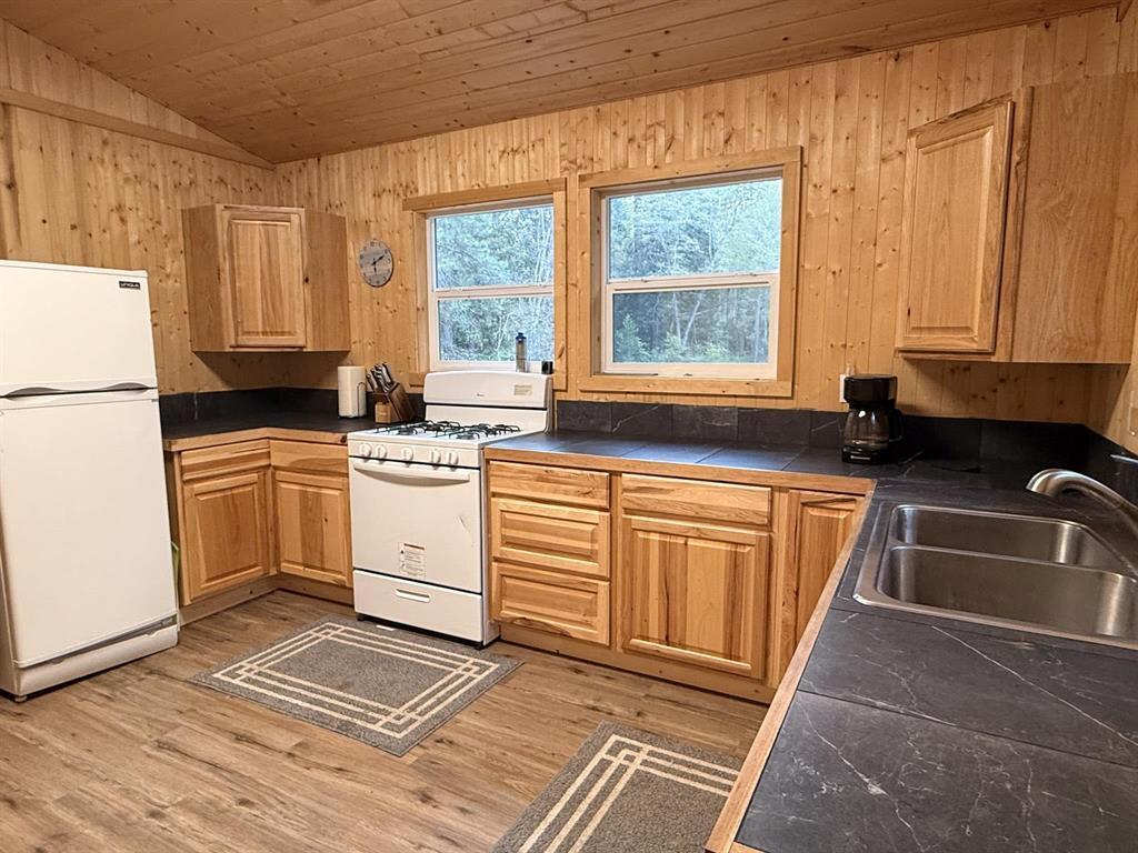 32 Esther Warren Road Etna, CA 96027 - Photo 17 of 26 32 Esther Warren10