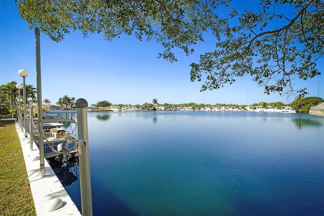 $289,900 | 102 Lake Shore Drive, Pembroke Park, FL 33009