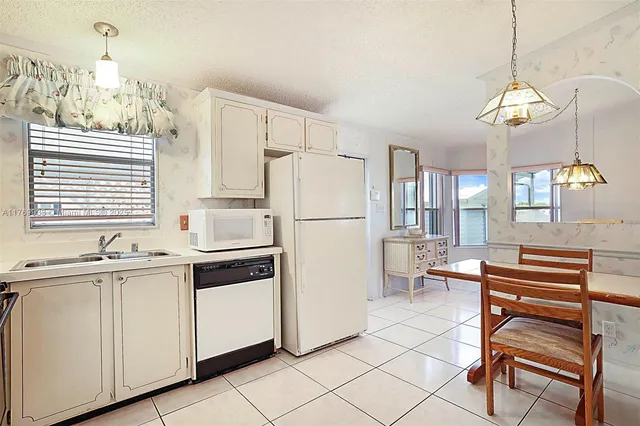 $289,900 | 102 Lake Shore Drive, Pembroke Park, FL 33009