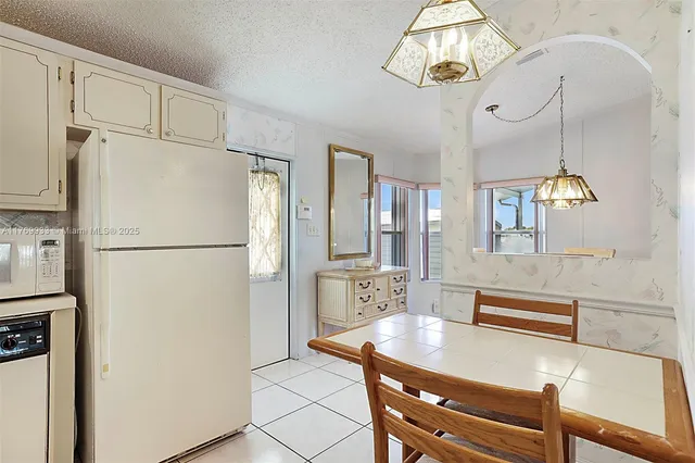 $289,900 | 102 Lake Shore Drive, Pembroke Park, FL 33009