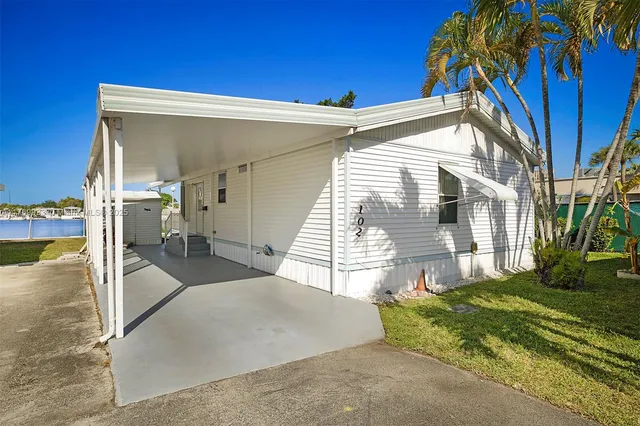 $289,900 | 102 Lake Shore Drive, Pembroke Park, FL 33009
