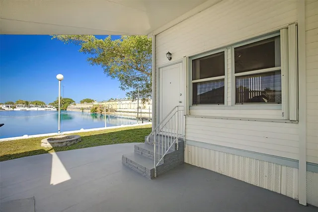 $289,900 | 102 Lake Shore Drive, Pembroke Park, FL 33009