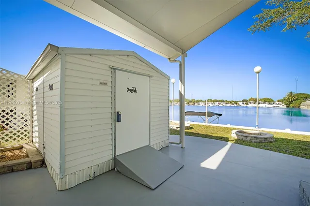 $289,900 | 102 Lake Shore Drive, Pembroke Park, FL 33009