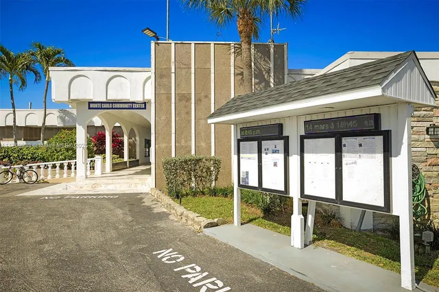 $289,900 | 102 Lake Shore Drive, Pembroke Park, FL 33009