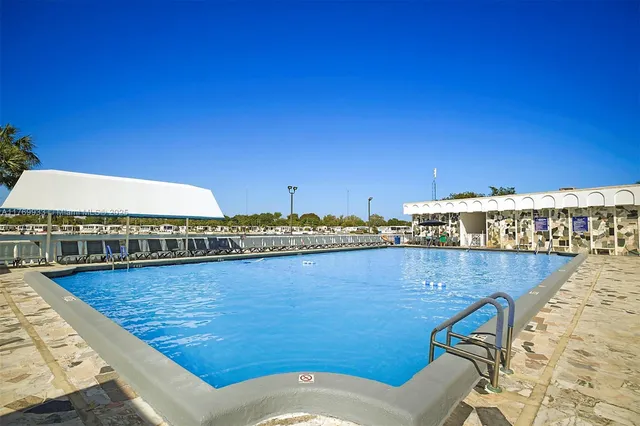 $289,900 | 102 Lake Shore Drive, Pembroke Park, FL 33009