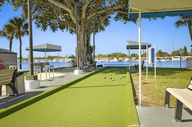 $289,900 | 102 Lake Shore Drive, Pembroke Park, FL 33009