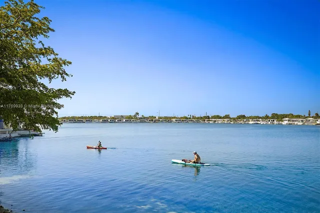 $289,900 | 102 Lake Shore Drive, Pembroke Park, FL 33009